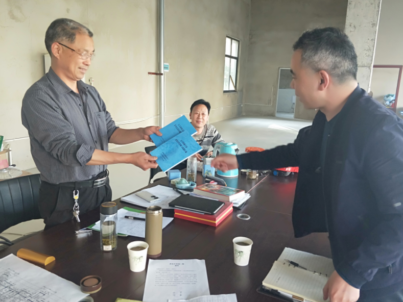 房縣公共資源交易中心重細節(jié)優(yōu)服務(wù)爭做金牌&ldquo;店小二&rdquo;